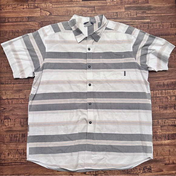 Columbia Striped Grey White Short Sleeve Button‎ Down 2XL XXL Mens Pocket - Picture 1 of 7